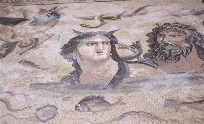 В Турции обнаружена 2000-летняя фреска (14 фото)