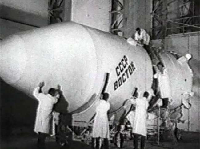 12 апреля 1961 года - первый полет человека в космос (7 фото)