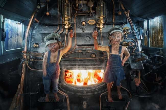 необычные фотоманипуляции фотографа со своими дочерьми (11 фото)