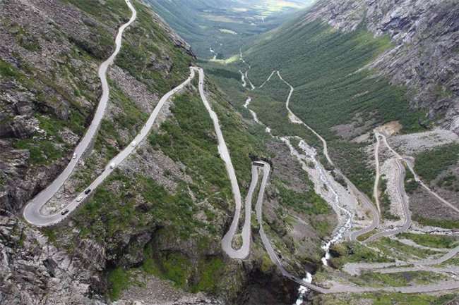 10 опасных дорог мира (35 фото)