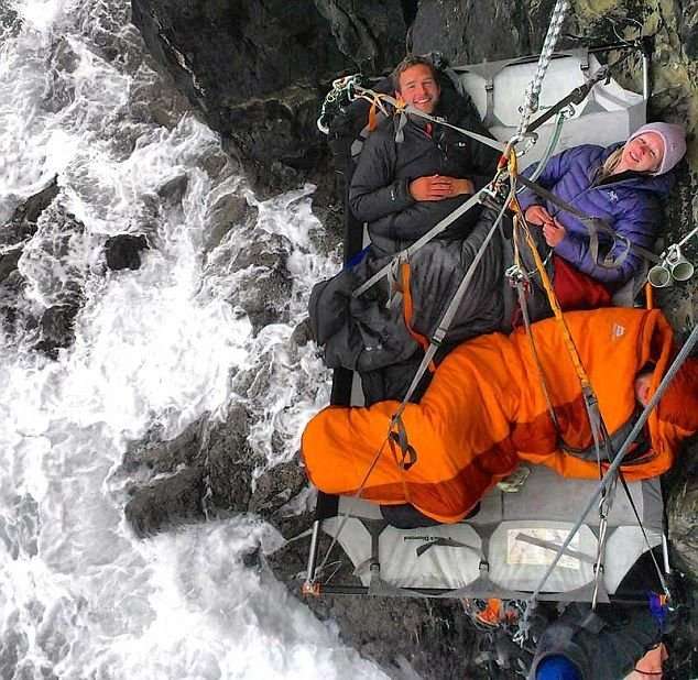 Portaledge HOTEL - отель на скале (7 фото)