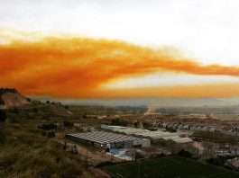 Помаранчеве небо в Каталонії (12 фото)