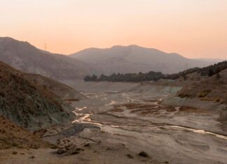 Program Cloud Seeding Iran: Pertaruhan Putus Asa Melawan Kekeringan Parah