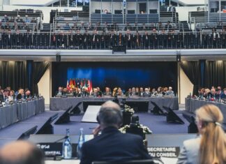 Europa versterkt ruimtevaartfinanciering terwijl NASA met bezuinigingen wordt geconfronteerd