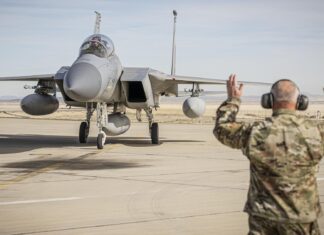 La NASA refuerza la investigación supersónica con aviones F-15 retirados