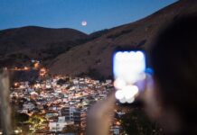 Фотографування повного місячного затемнення 2026: практичне керівництво