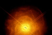 VLT Зображує Останній Танець Вмираючих Зірок у Вражаючих Деталях