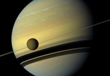È stato uno schianto cataclismico sulla Luna a creare gli anelli di Saturno?