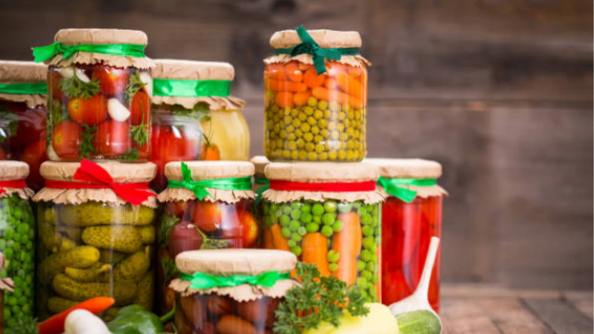домашнє консервування овочі фрукти банки кухня