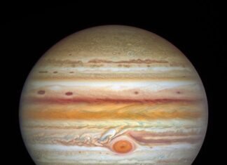 Júpiter es más pequeño y plano de lo que pensábamos: nuevos datos de Juno reescriben el perfil del planeta gigante